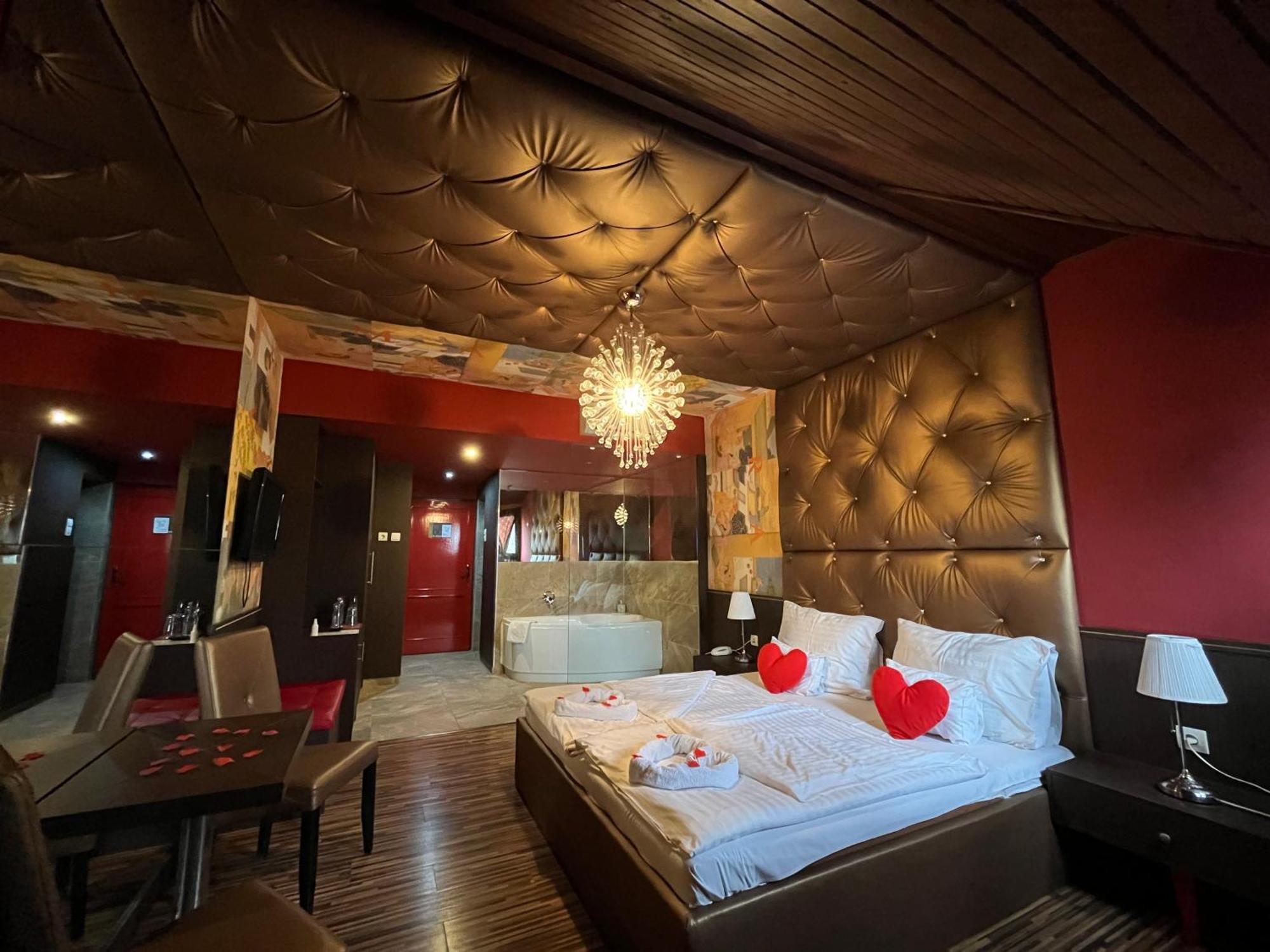 Hotel Corvin Дьюла Номер фото